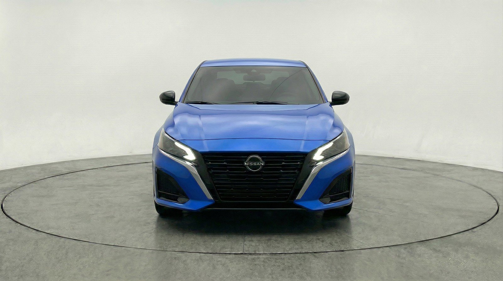 Used 2025 Nissan Altima 2.5 SR image 2