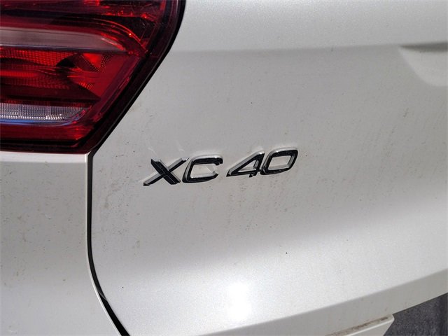 Certified 2024 Volvo XC40 B5 Ultimate w/ Protection Package Premier image 8