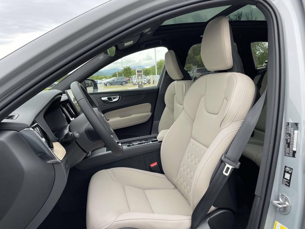 New 2026 Volvo XC60 B5 Plus w/ Protection Package Premier AWD/4WD image 8