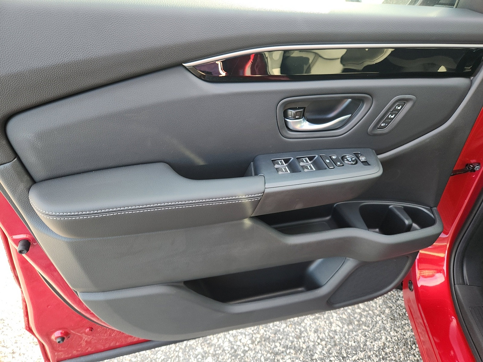 New 2025 Honda Pilot Touring image 8