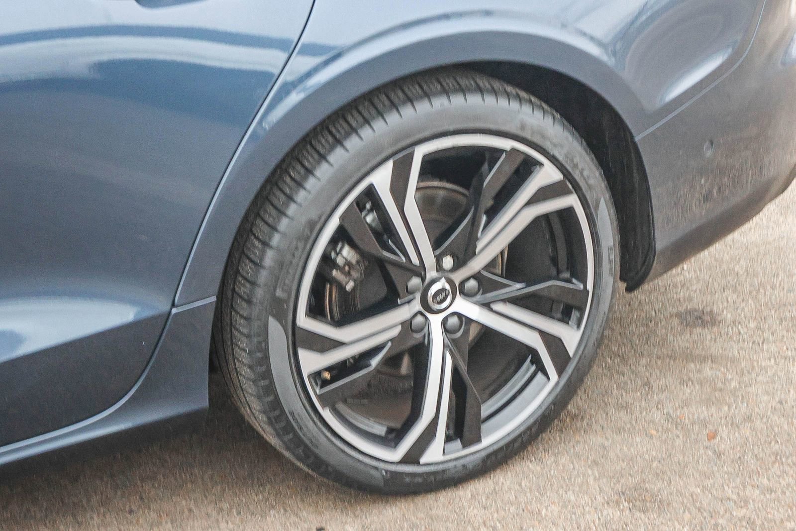 Used 2023 Volvo S60 B5 Plus w/ Protection Package Premier image 11