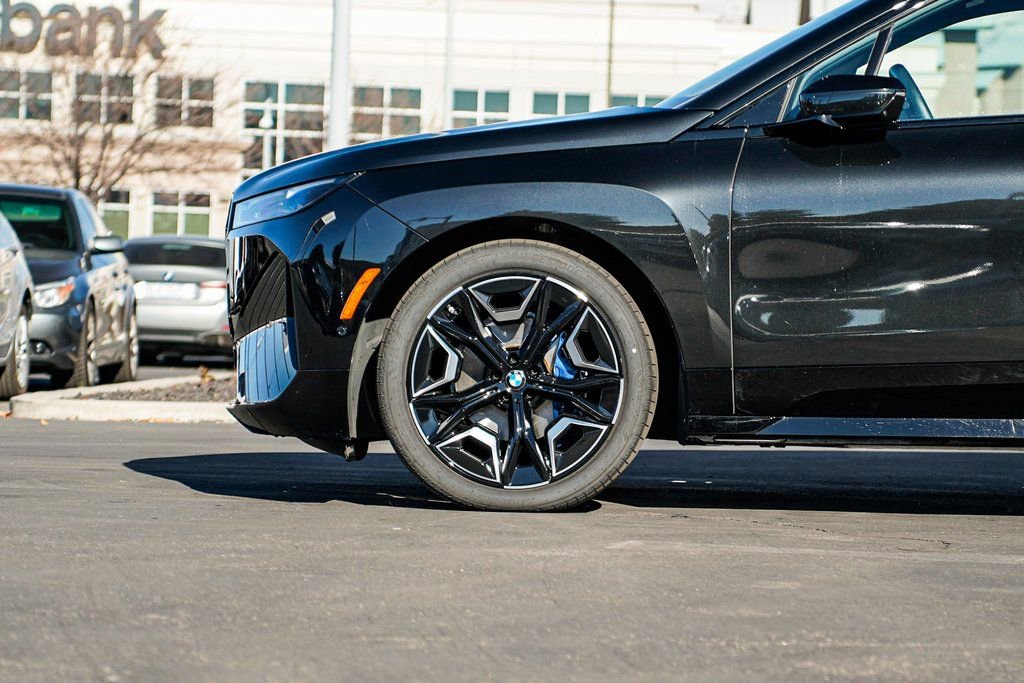 Used 2025 BMW iX xDrive50 w/ Premium Package image 8