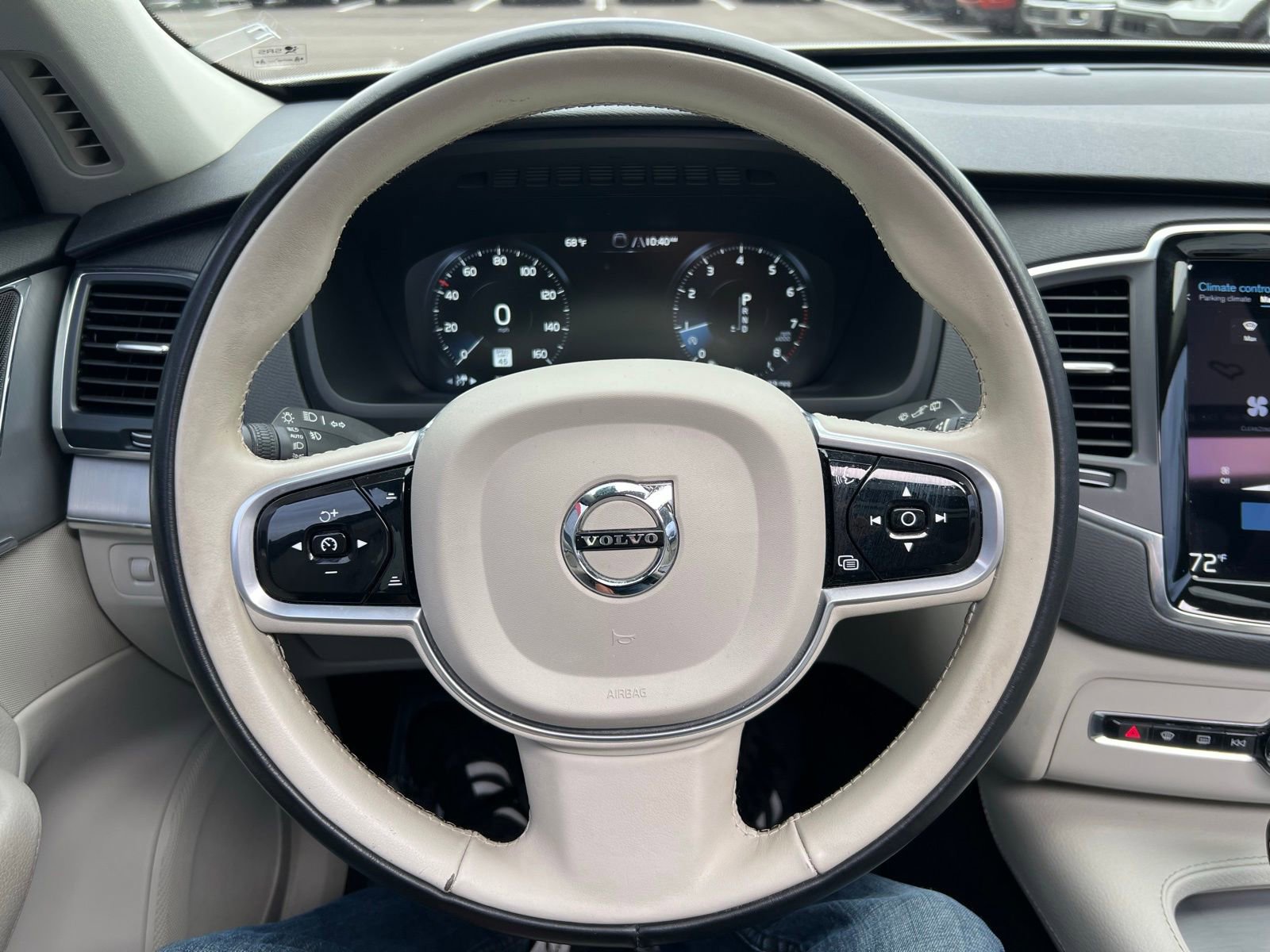 Used 2022 Volvo XC90 T5 Momentum image 31