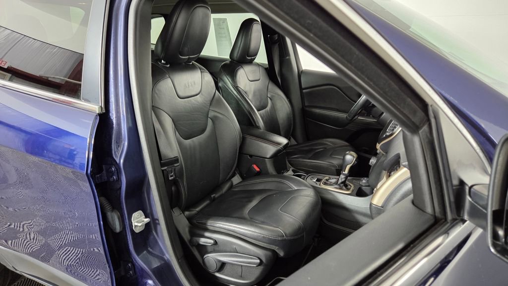 Used 2015 Jeep Cherokee Limited image 37