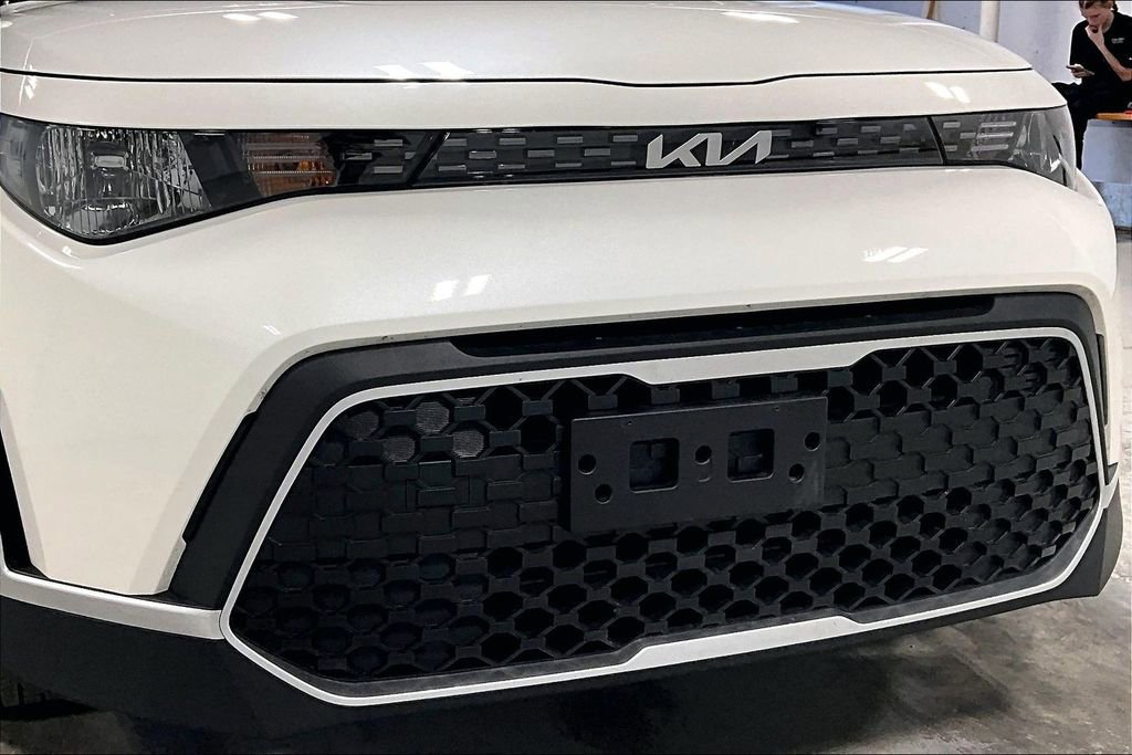 Used 2025 Kia Soul LX FWD image 36
