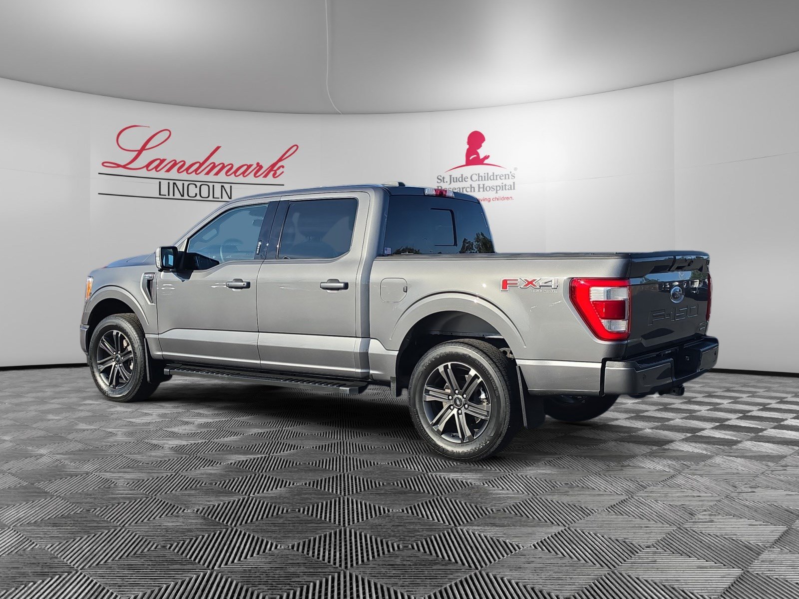 Used 2022 Ford F150 Lariat w/ Max Trailer Tow Package AWD/4WD image 3