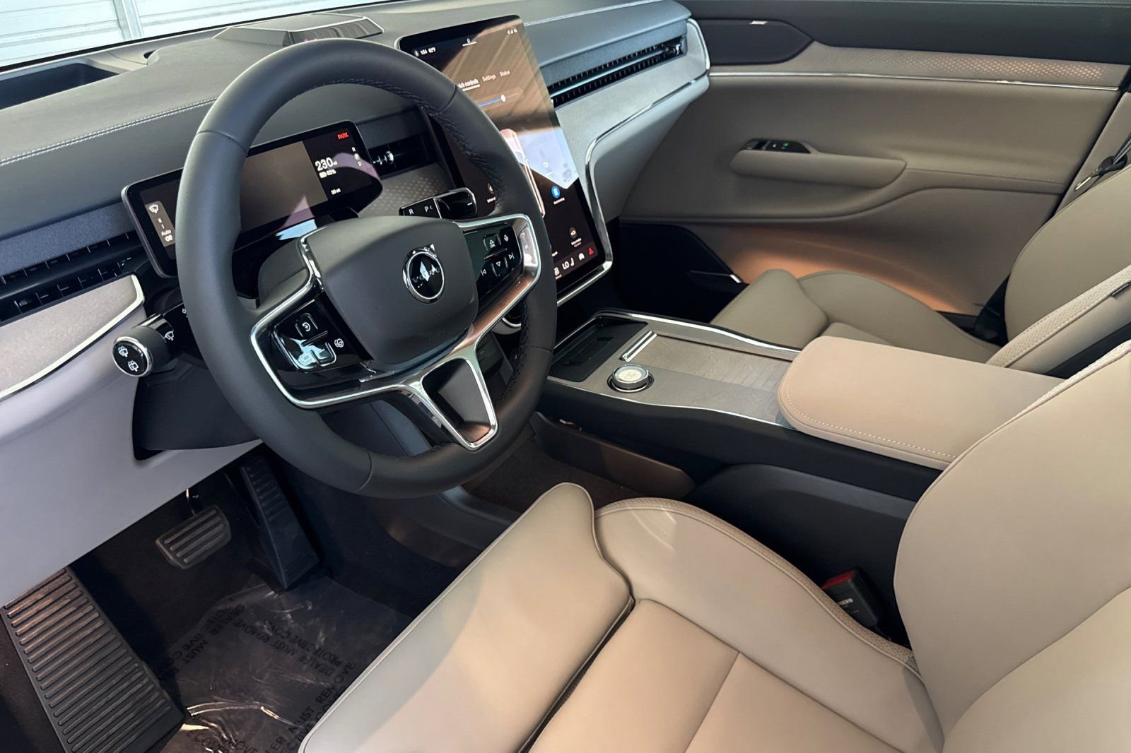 New 2026 Volvo EX90 Plus image 13