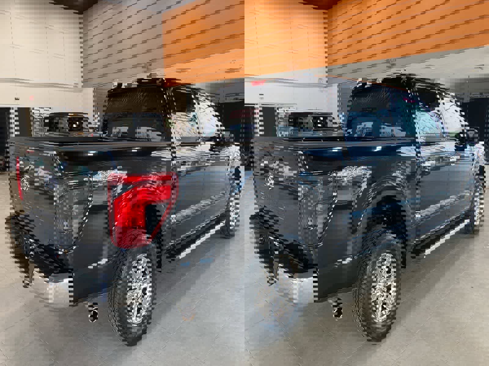 Used 2025 Ford F150 XLT w/ Equipment Group 301A Standard image 5