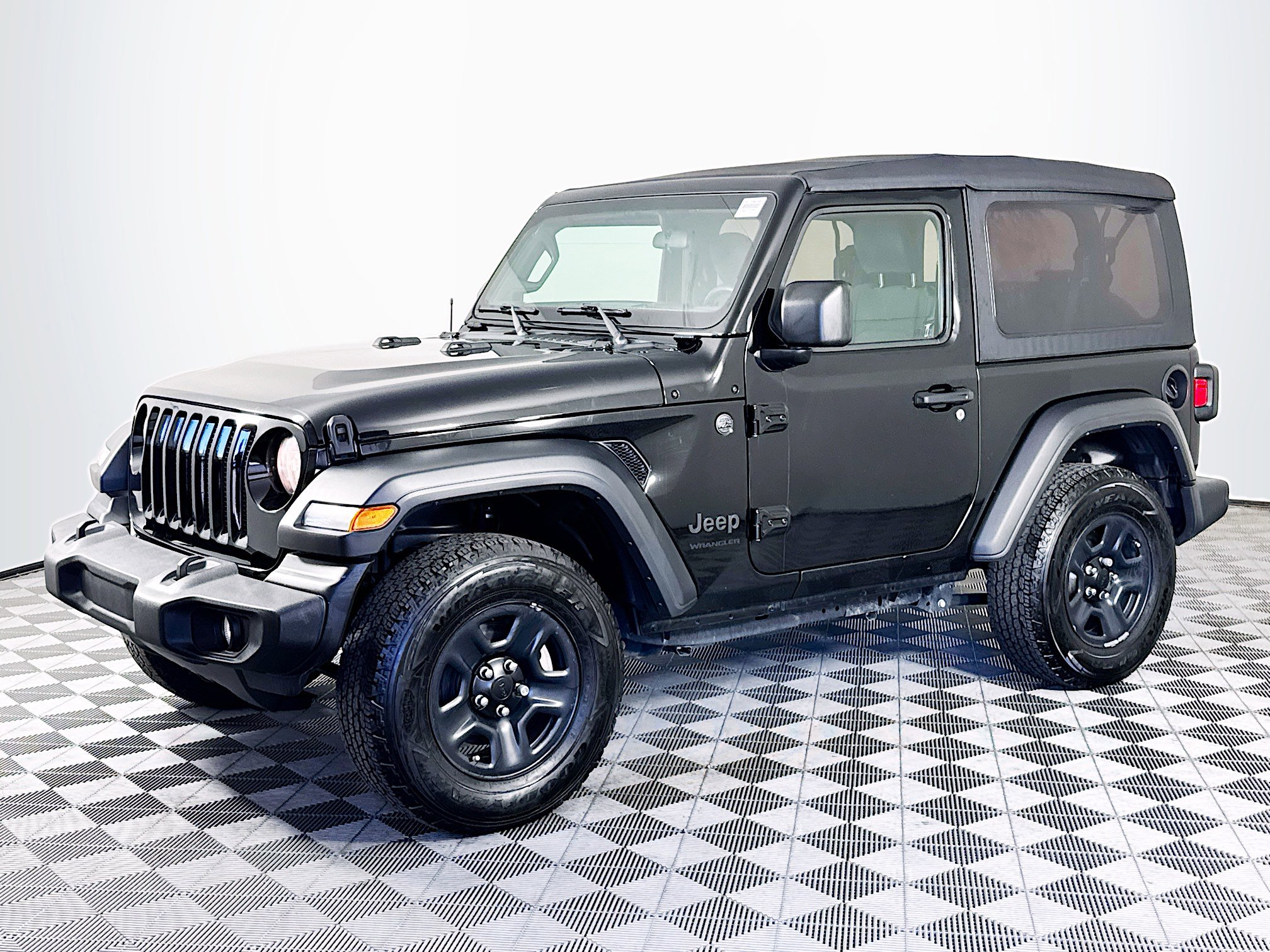Used 2022 Jeep Wrangler Sport image 4