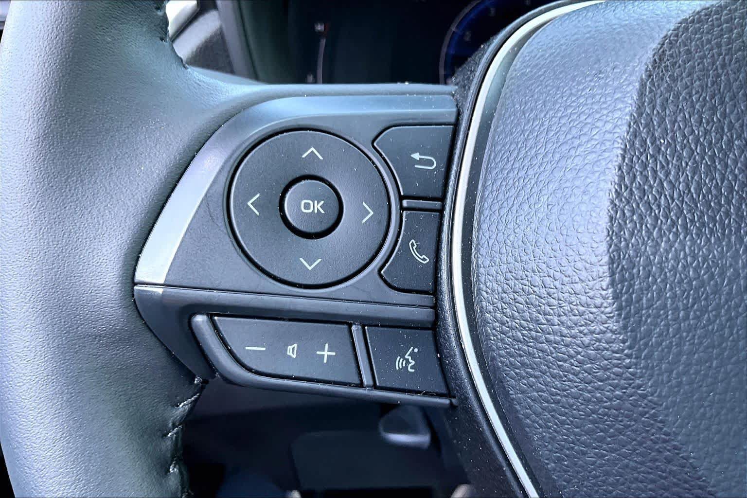 Used 2026 Toyota Corolla Cross LE w/ Moonroof Package FWD image 23