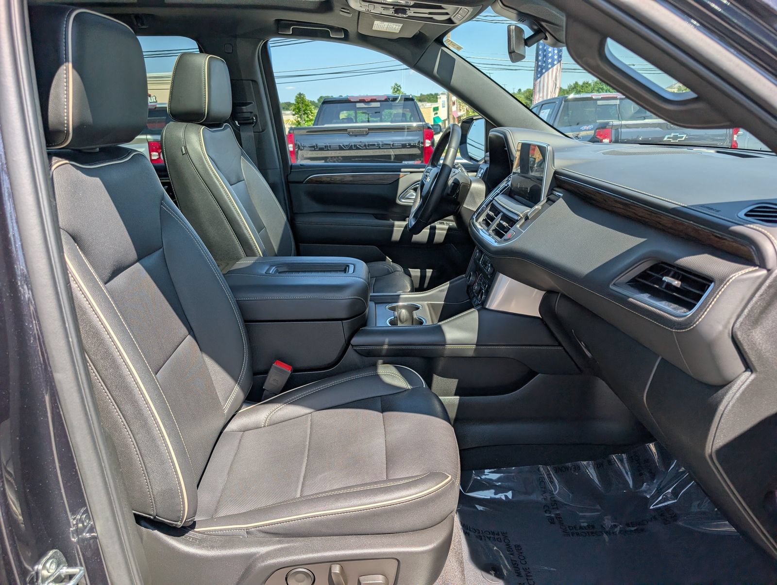 Used 2022 Chevrolet Tahoe Premier AWD/4WD image 13