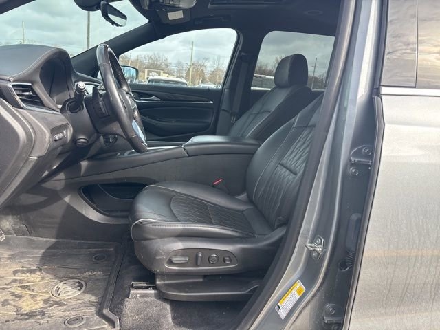Used 2023 Buick Enclave Avenir w/ Avenir Technology Package image 11