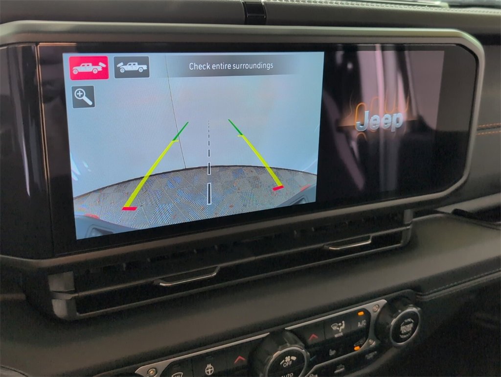 Certified 2024 Jeep Gladiator Mojave w/ Technology Group image 23