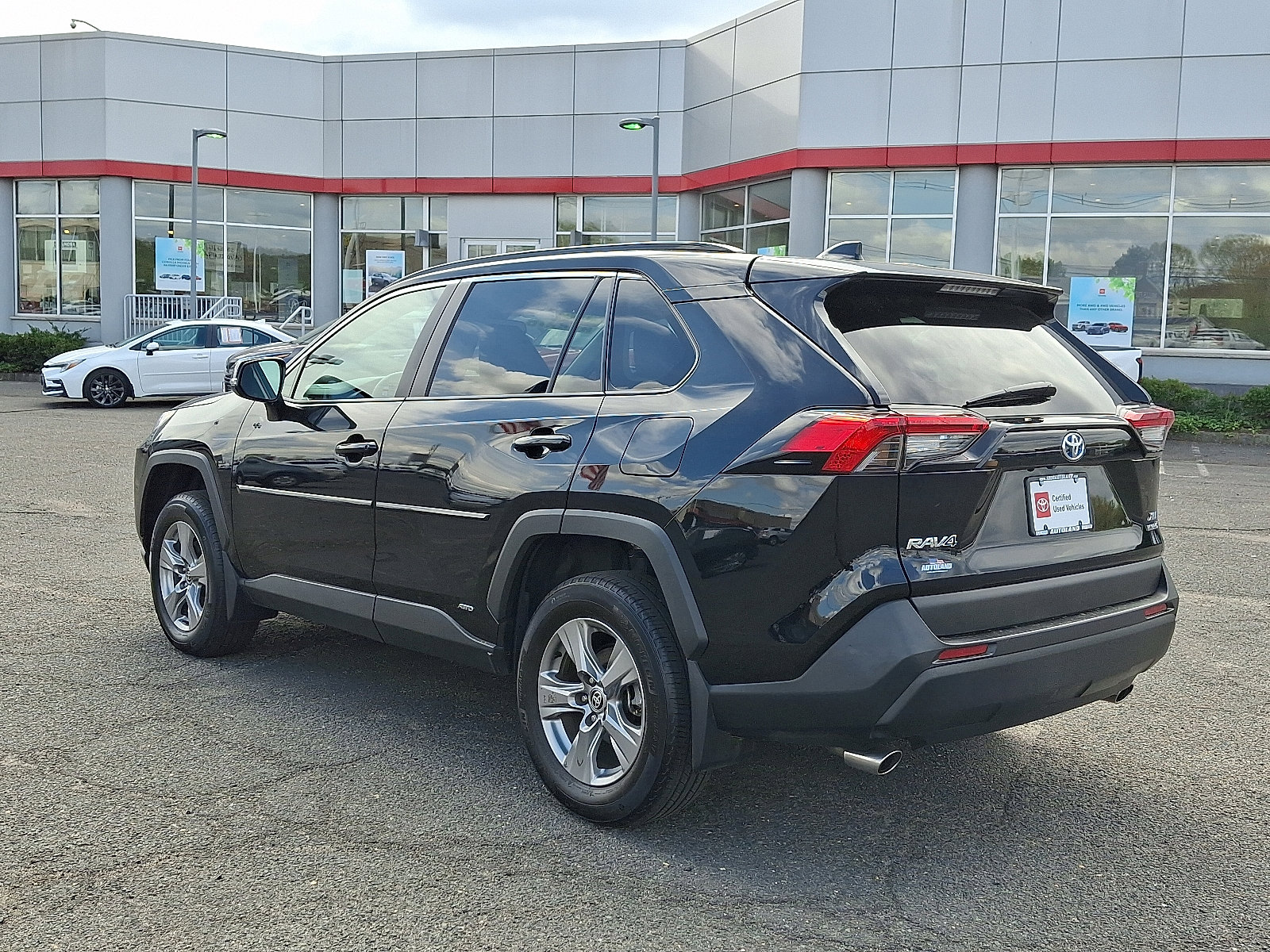 Certified 2024 Toyota RAV4 XLE AWD/4WD image 5
