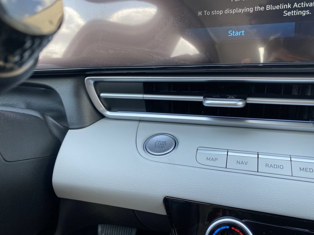 New 2026 Hyundai Elantra Limited FWD image 22