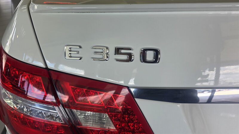 Used 2012 Mercedes-Benz E 350 4MATIC Sedan image 34