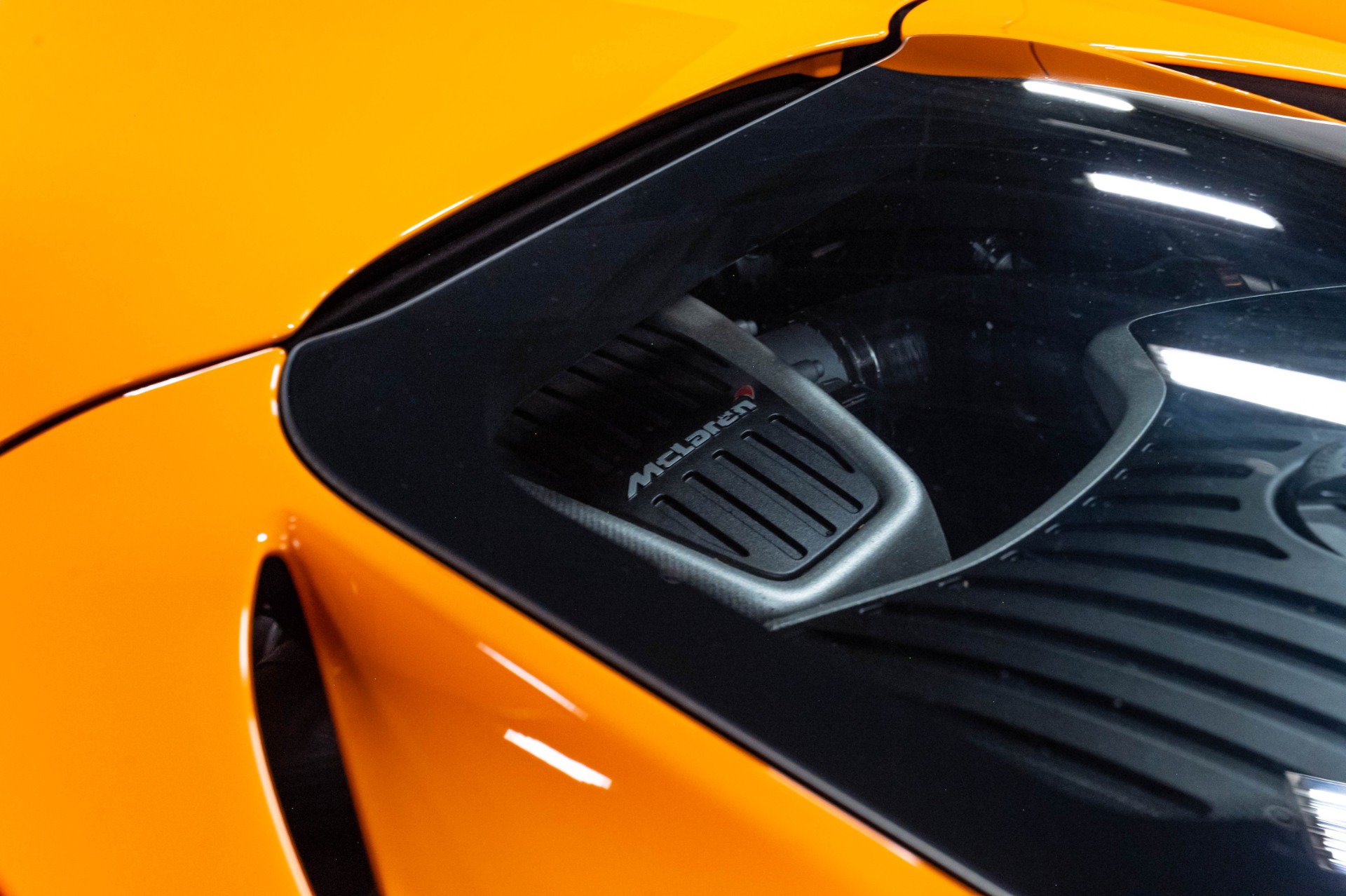 Used 2015 McLaren 650S Spider RWD image 86