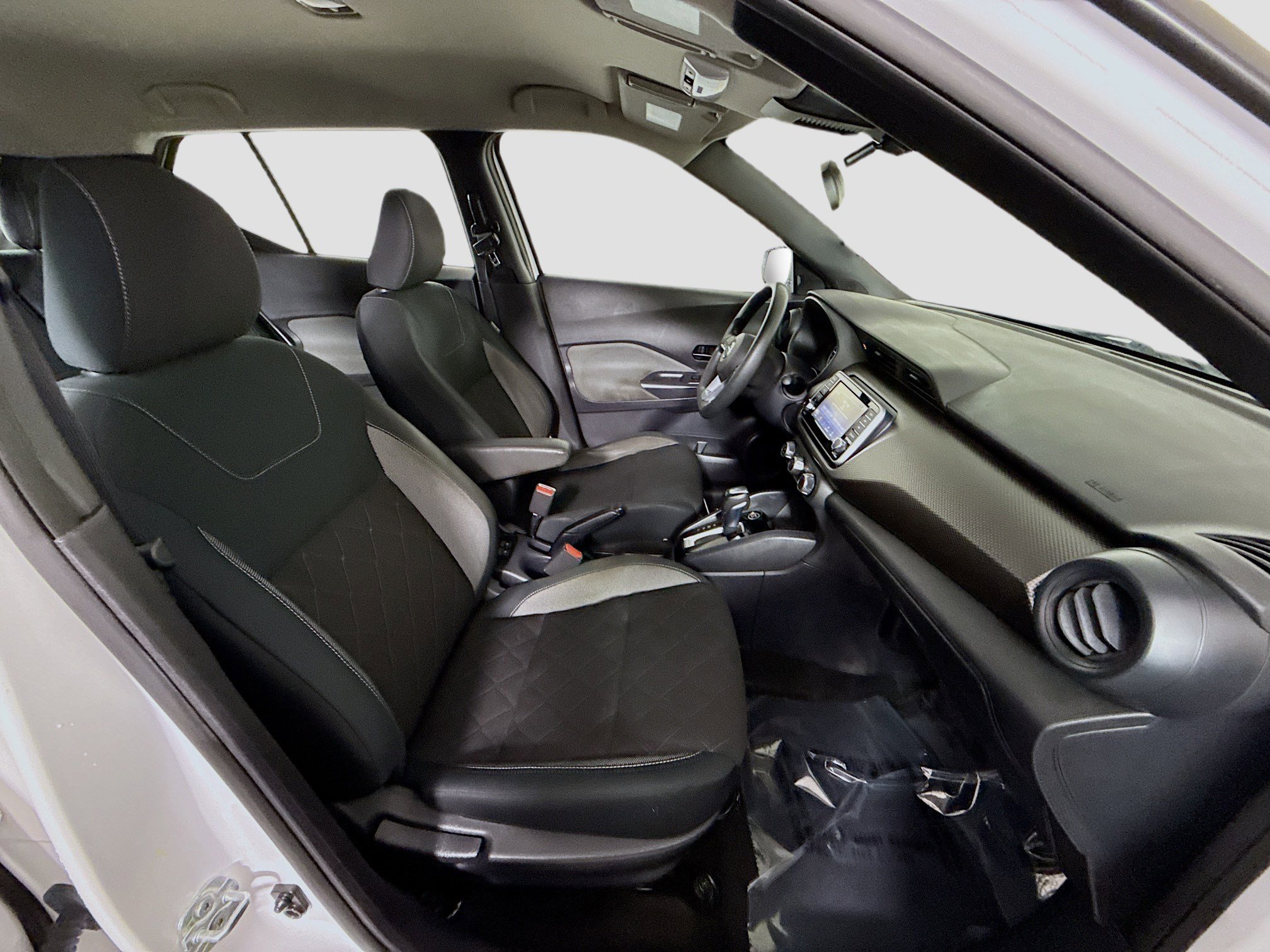 Used 2020 Nissan Kicks S image 29