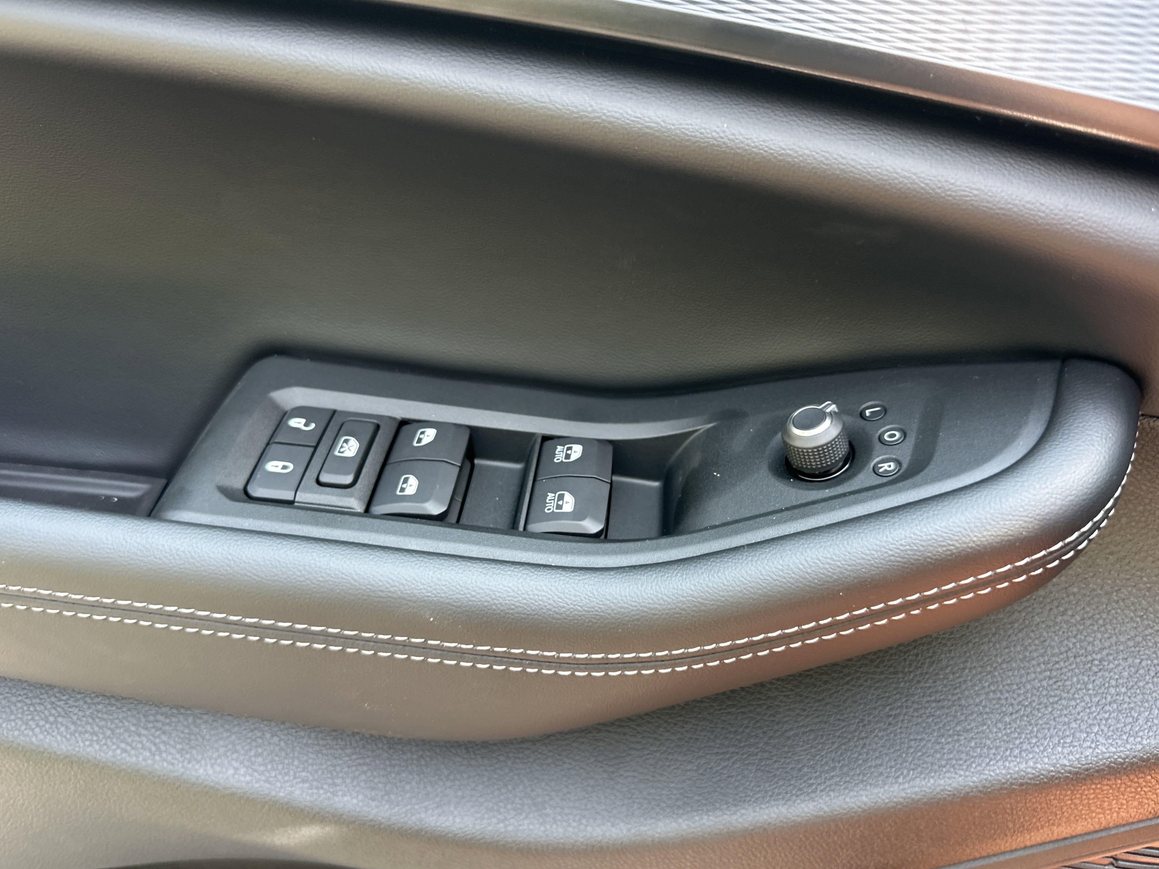 New 2025 Jeep Grand Cherokee L Altitude image 11