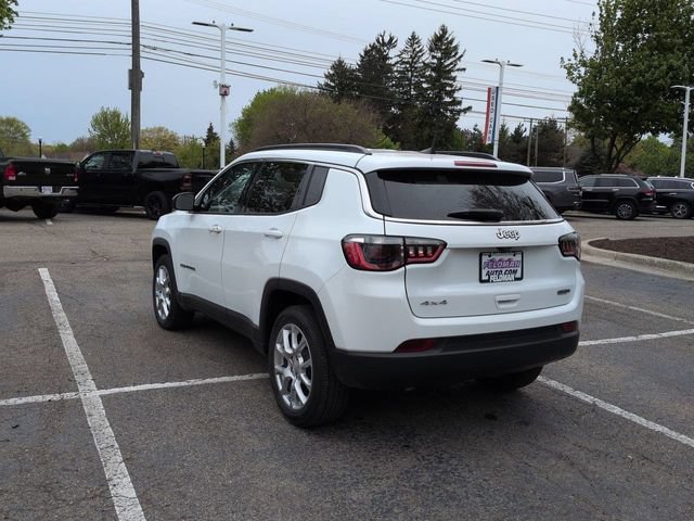 Used 2024 Jeep Compass Latitude AWD/4WD image 5