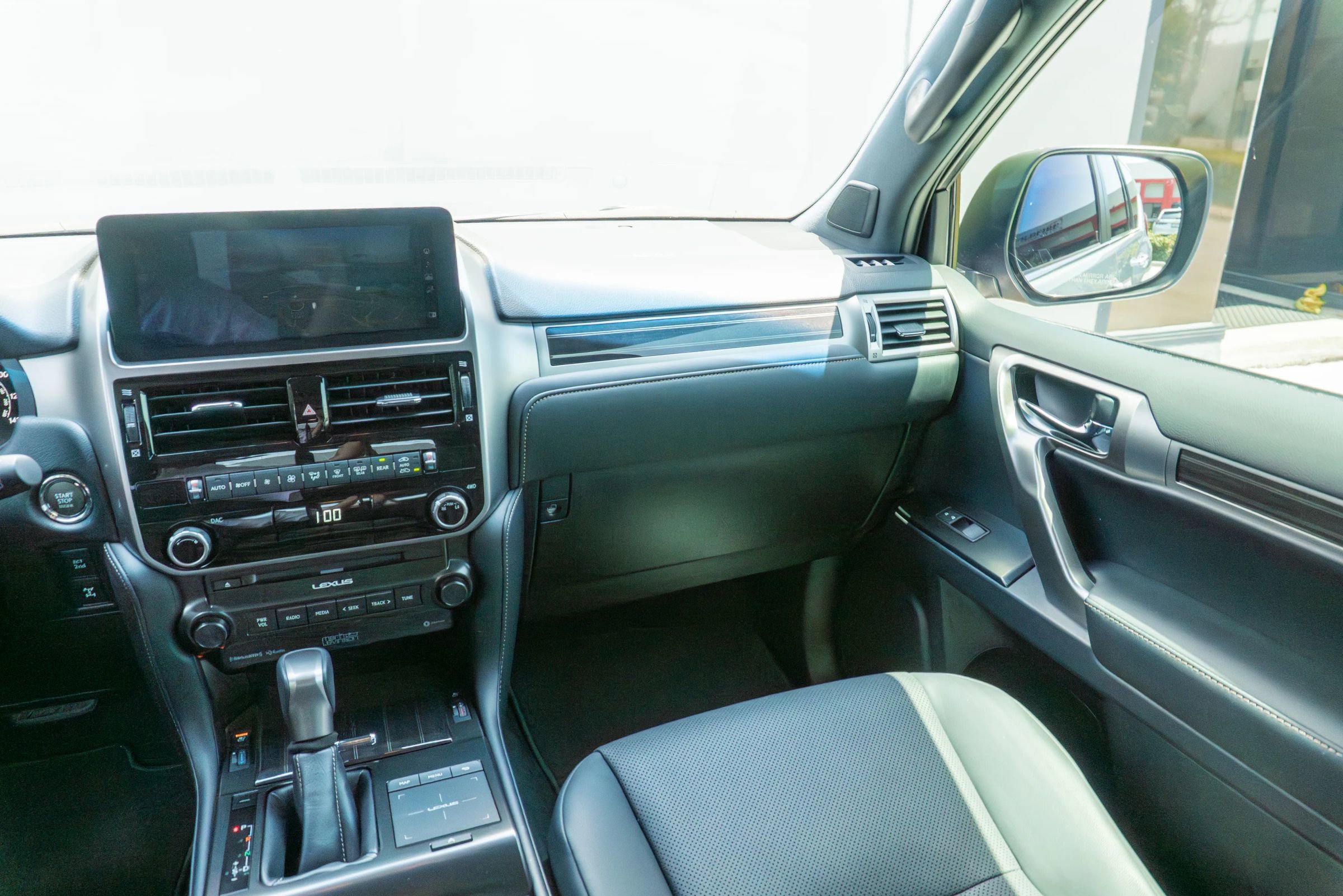 Used 2022 Lexus GX 460 Premium w/ Accessory Package AWD/4WD image 54