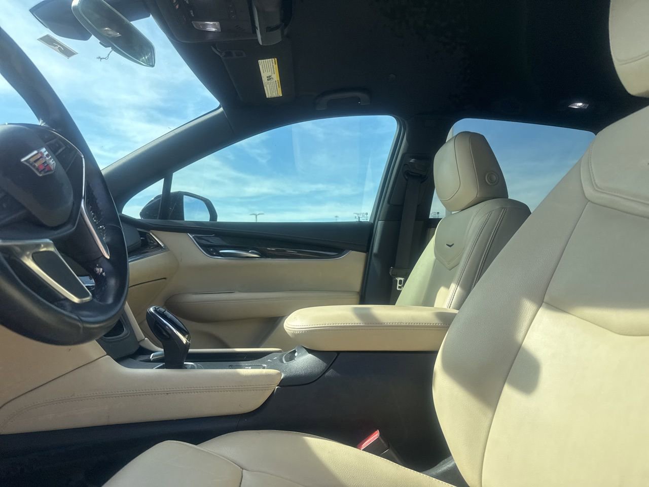 Used 2018 Cadillac XT5 FWD image 36