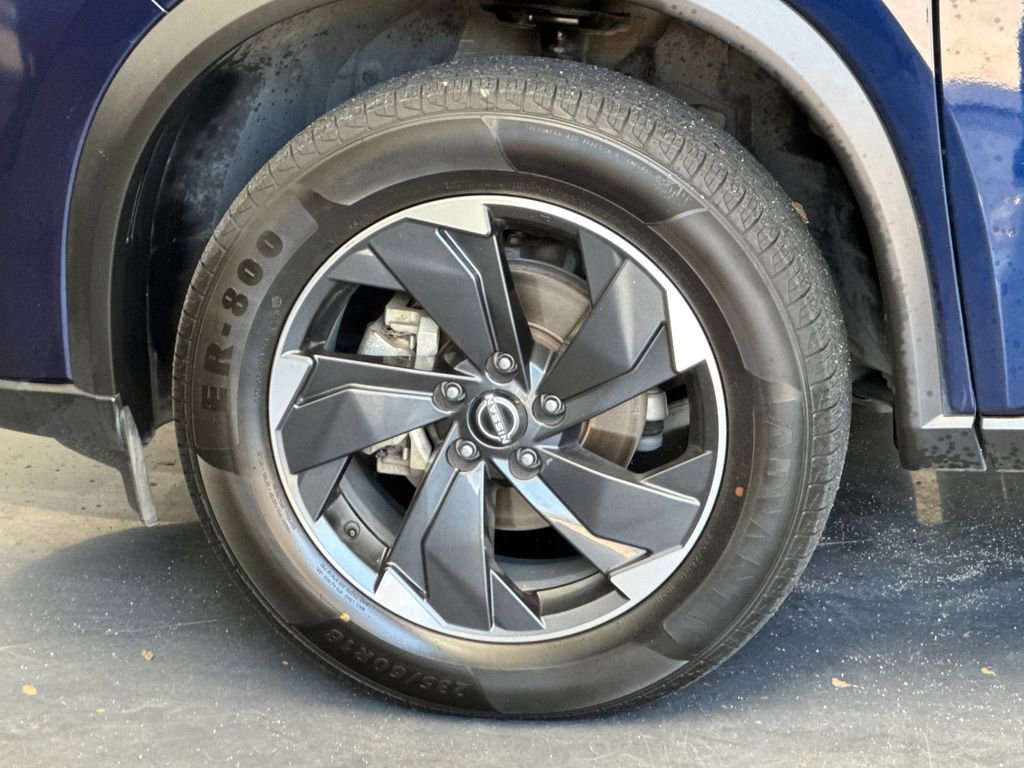 Used 2024 Nissan Rogue SV image 24