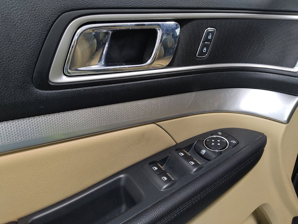 Used 2017 Ford Explorer XLT w/ Equipment Group 202A image 27