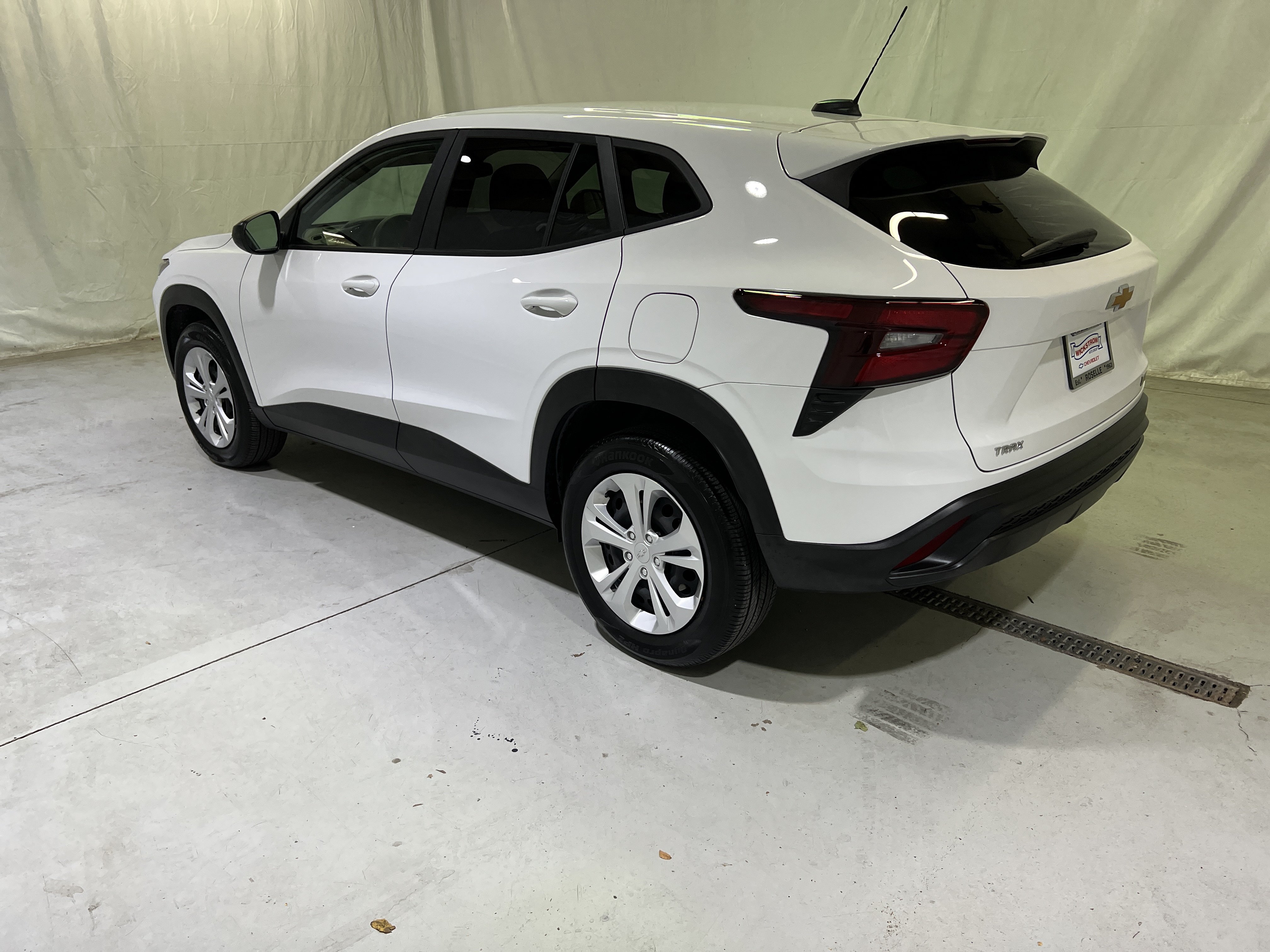 Certified 2024 Chevrolet Trax LS FWD image 8
