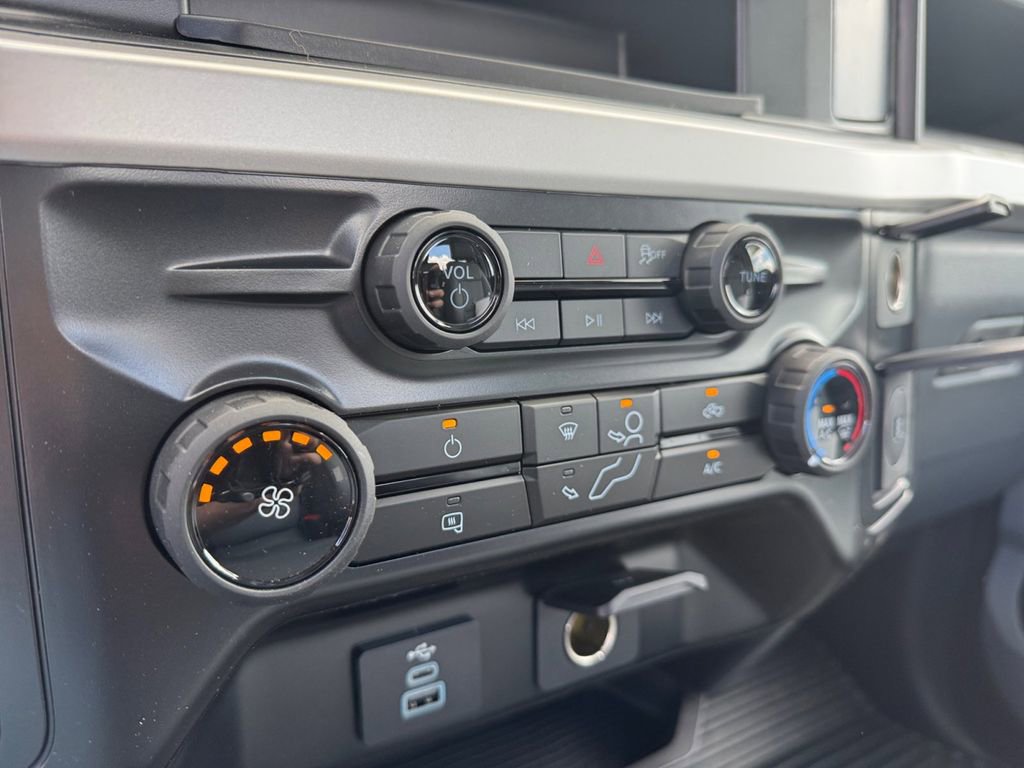 New 2026 Ford F550 4x4 Regular Cab Super Duty image 37