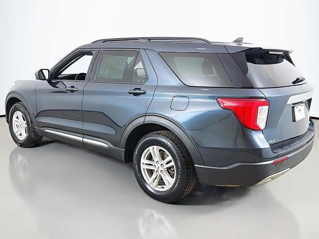 Used 2022 Ford Explorer XLT w/ Equipment Group 202A image 8