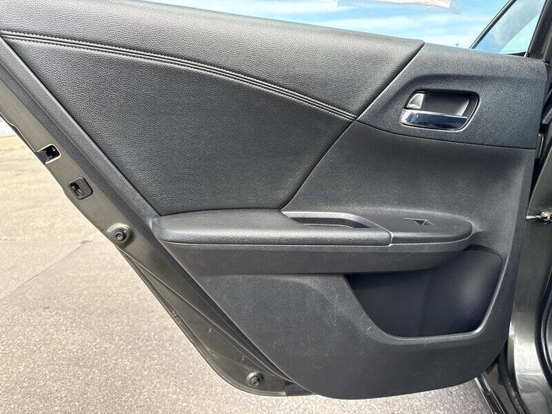 Used 2013 Honda Accord Sport image 17