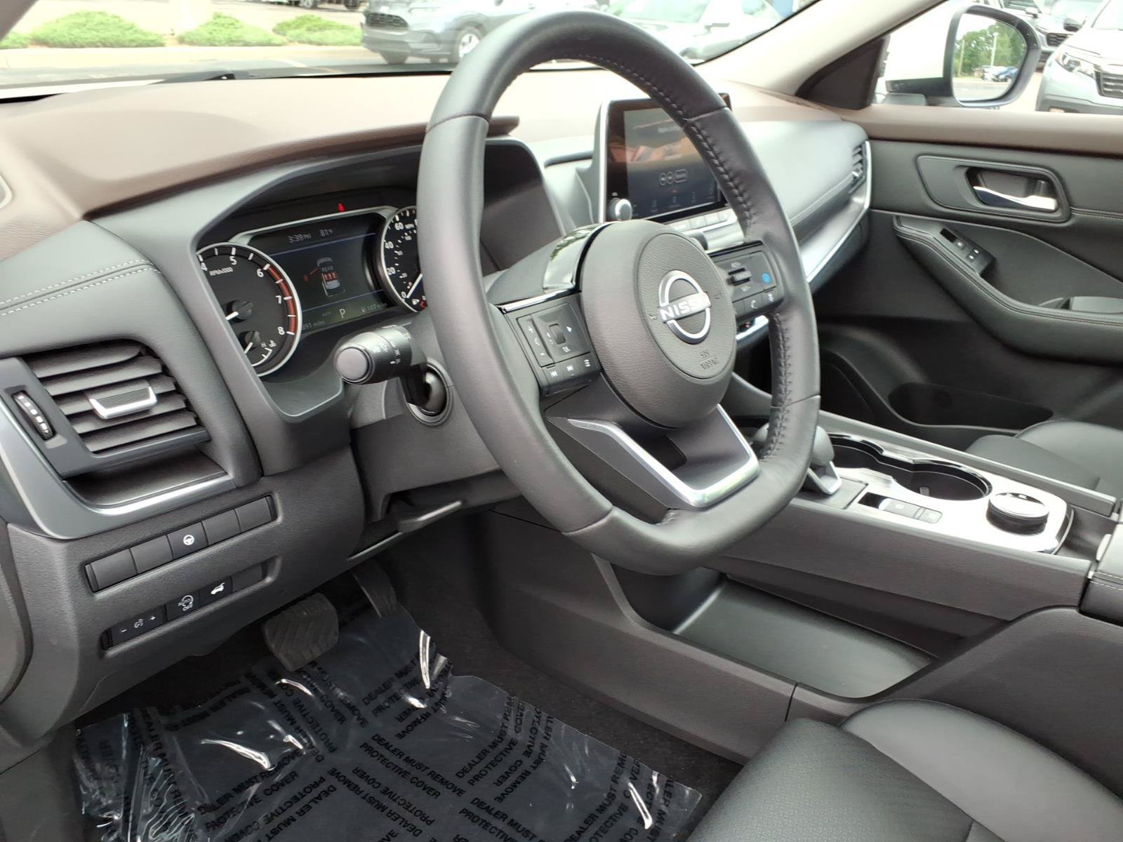Used 2023 Nissan Rogue SV w/ SV Premium B Package AWD/4WD image 16