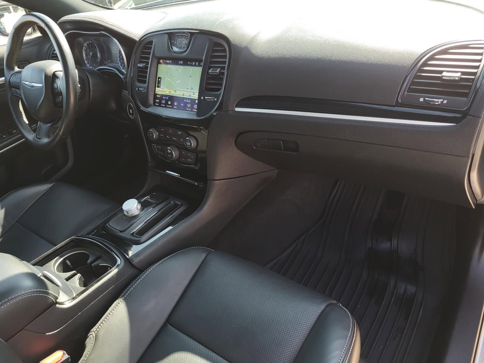 Used 2022 Chrysler 300 S w/ Comfort Group image 8