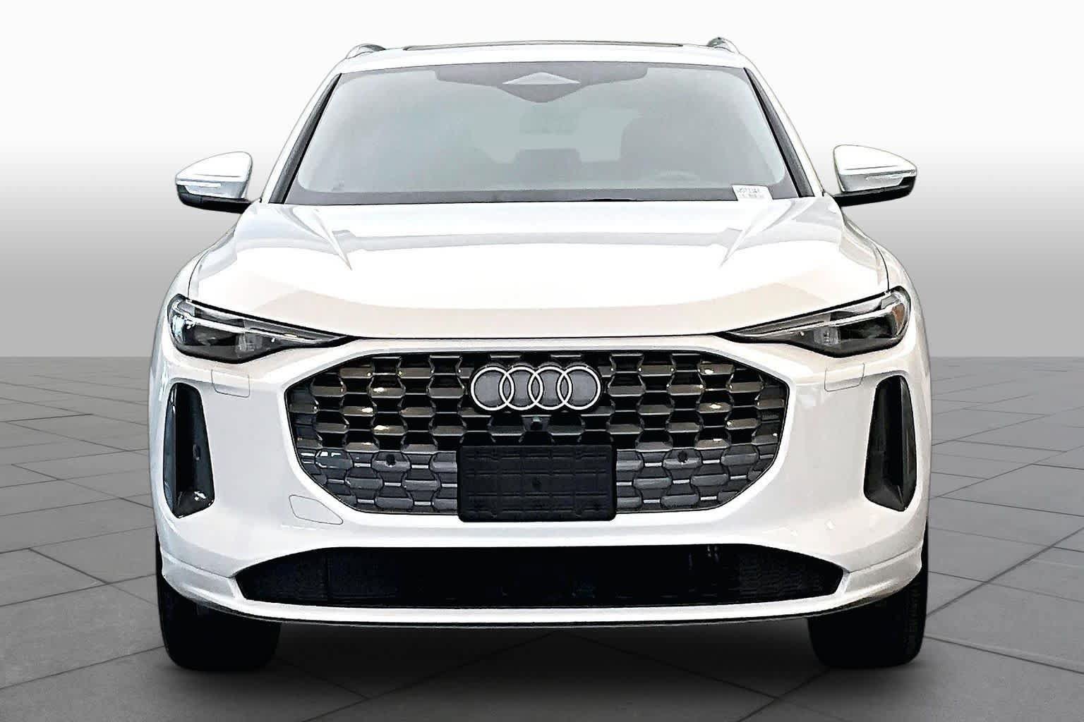 Certified 2025 Audi Q5 Premium AWD/4WD image 4
