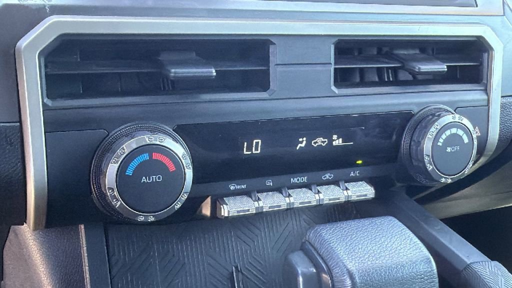 Used 2024 Toyota Tacoma TRD Off-Road AWD/4WD image 14