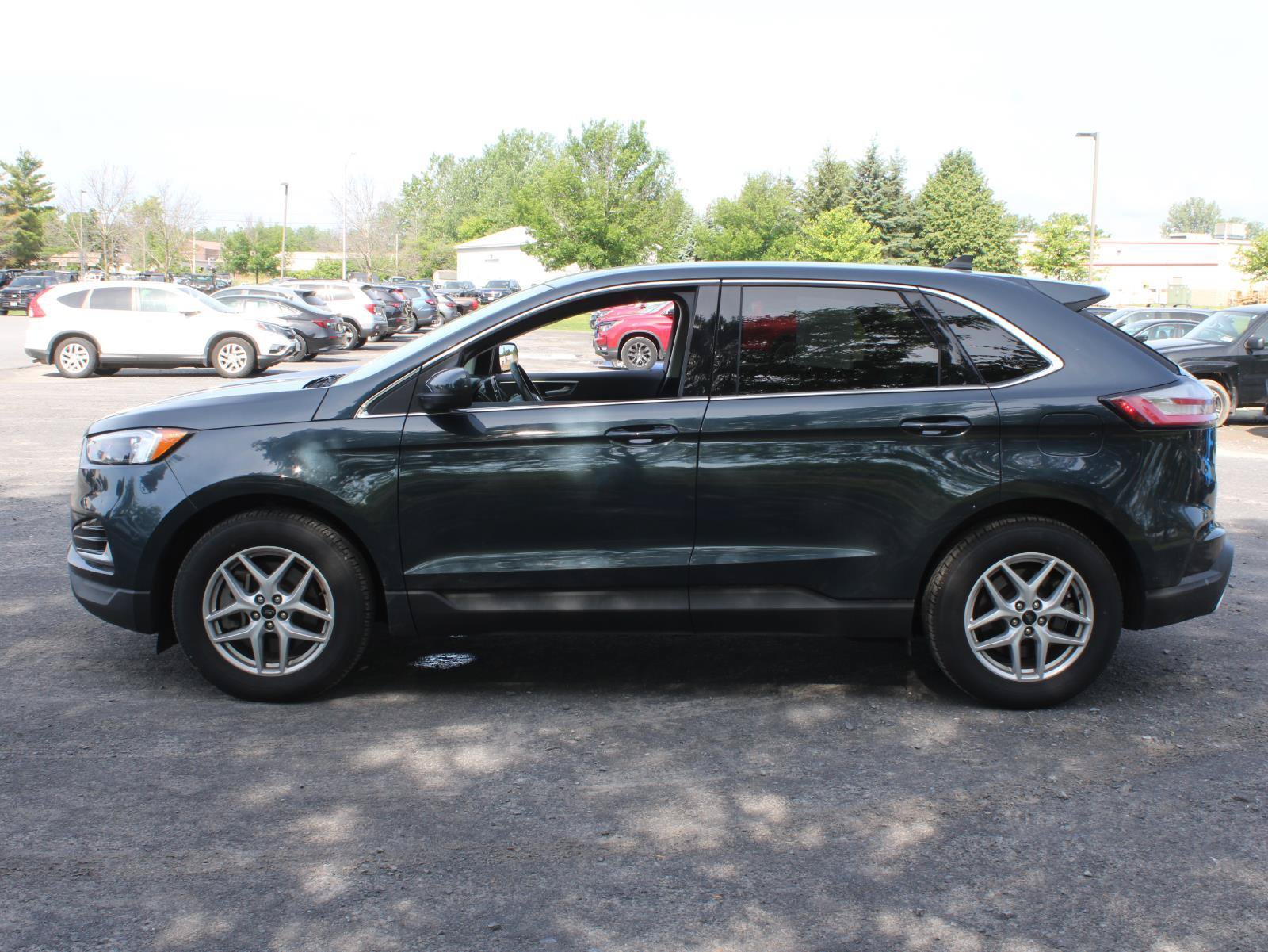 Used 2024 Ford Edge SEL AWD/4WD image 5