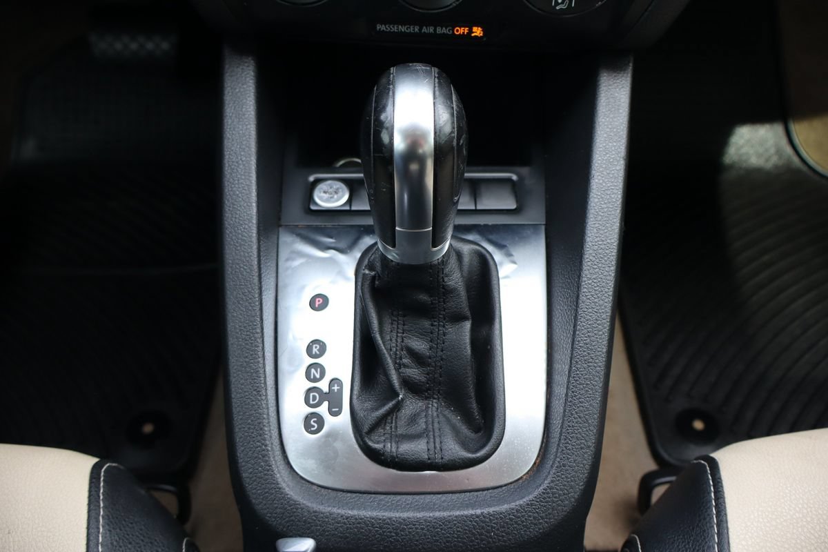 Used 2012 Volkswagen Jetta SEL FWD image 35