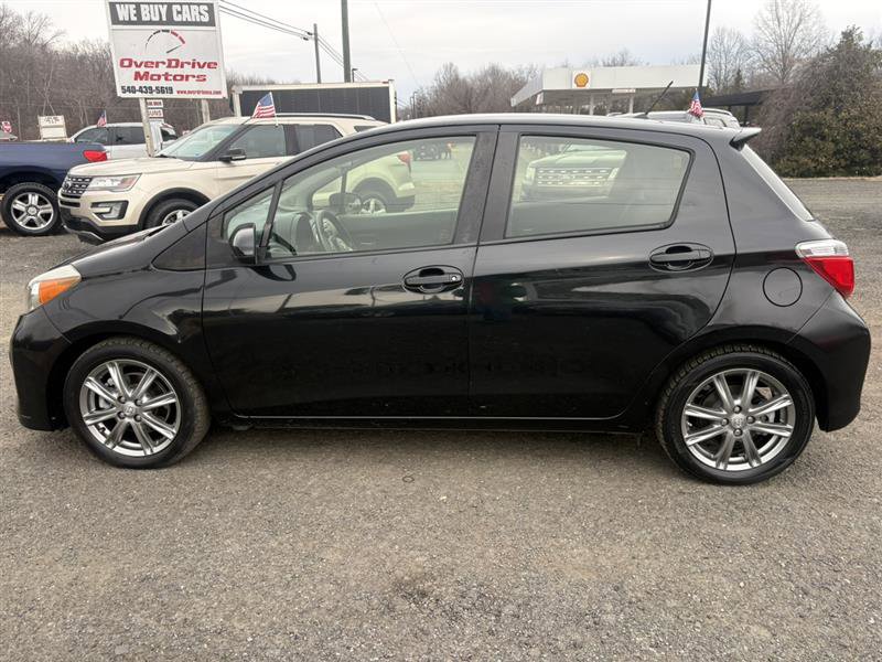 Used 2012 Toyota Yaris SE image 2