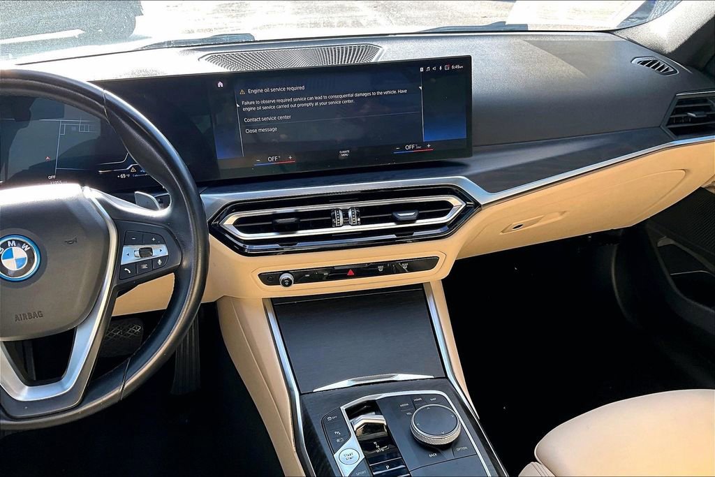 Used 2023 BMW 330e image 9