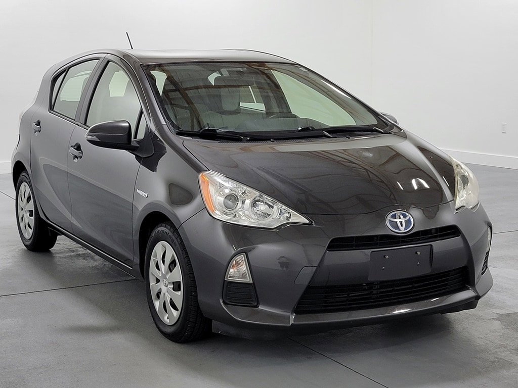 Used 2013 Toyota Prius C One FWD image 2