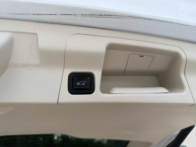 Used 2022 GMC Acadia Denali w/ Denali Technology Package AWD/4WD image 15