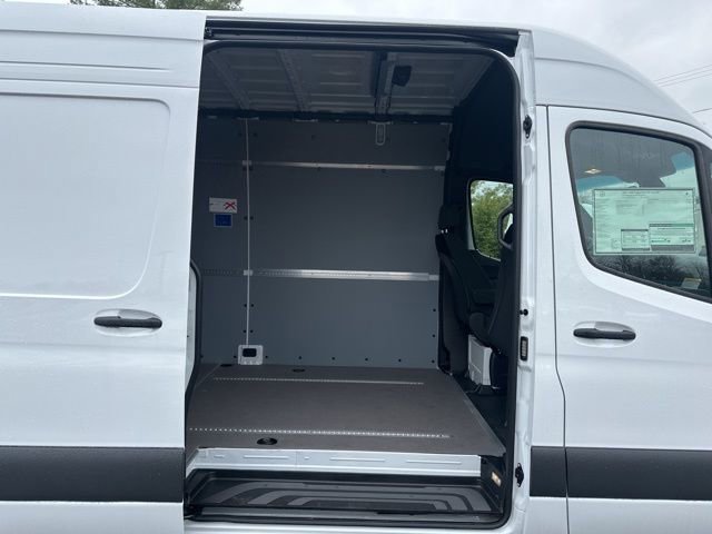 New 2025 Mercedes-Benz Sprinter 4500 image 28