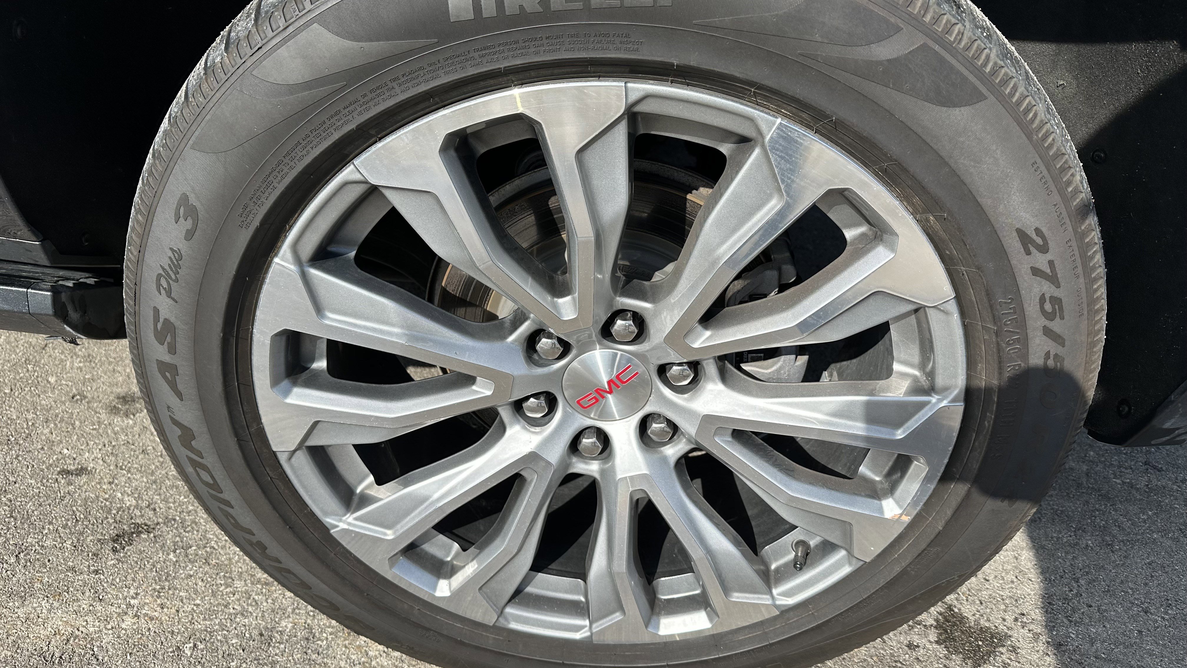 Used 2021 GMC Yukon Denali w/ Denali Premium Package image 14