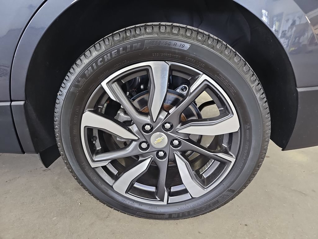 Used 2022 Chevrolet Equinox Premier AWD/4WD image 34