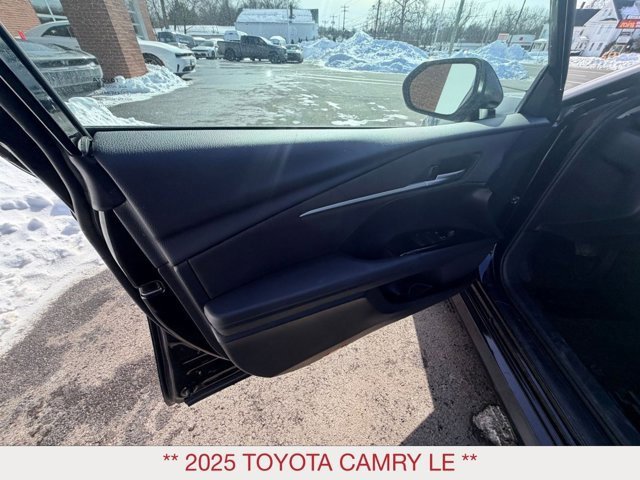 Used 2025 Toyota Camry LE image 10