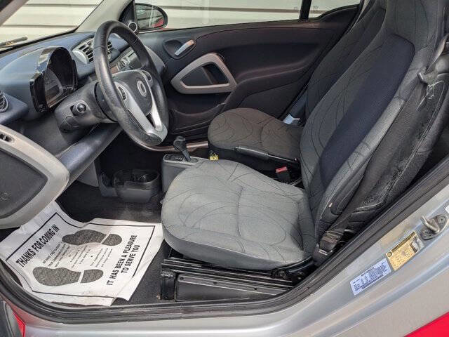 Used 2013 smart fortwo Coupe image 12