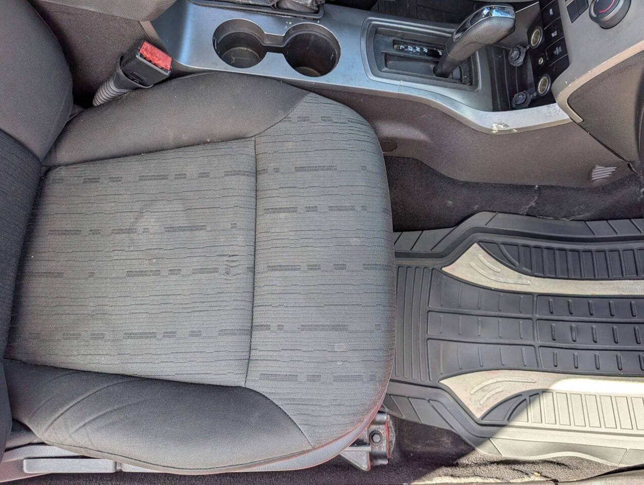 Used 2008 Ford Focus SE FWD image 24