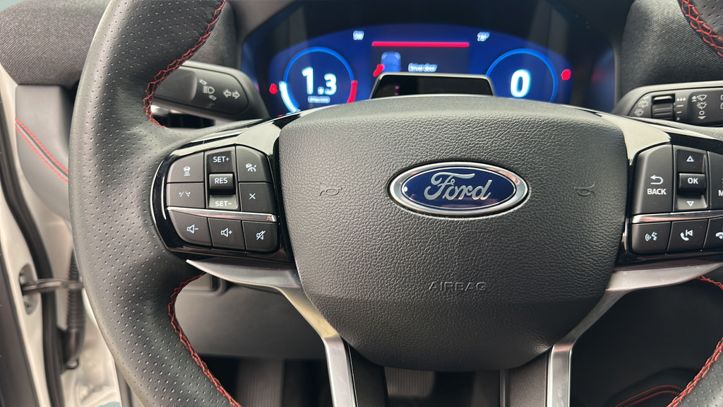Used 2025 Ford Explorer ST-Line w/ ST-Line Street Pack AWD/4WD image 18