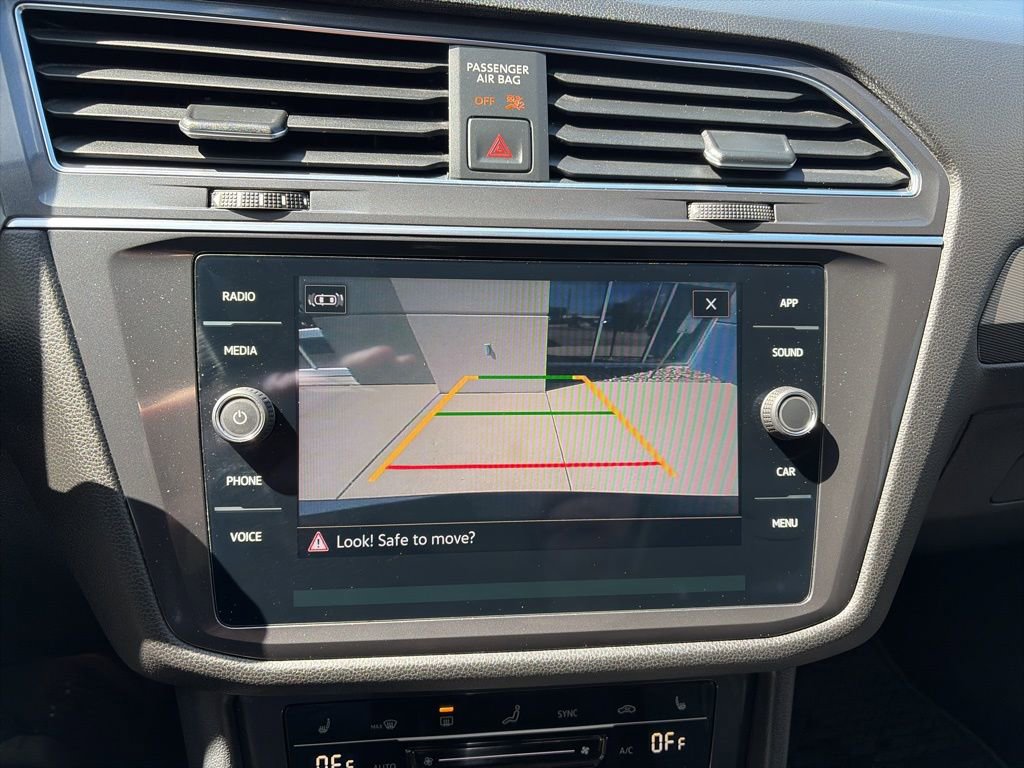 Certified 2023 Volkswagen Tiguan SE w/ Panoramic Sunroof Package image 21
